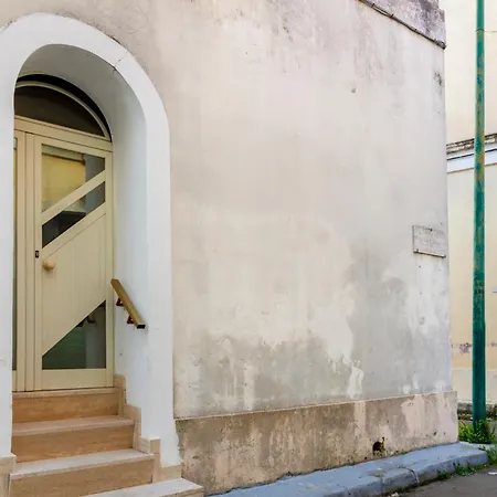 Guesthost - La Casa Di Anna Apartment